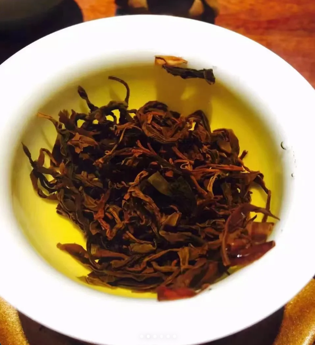 Premium Loose Leaf Black Tea · Bailin Gongfu Black Tea - 4