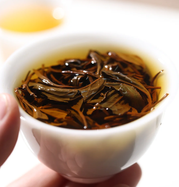 Organic Loose Leaf Black Tea · Feizi Xiao Black Tea - 2